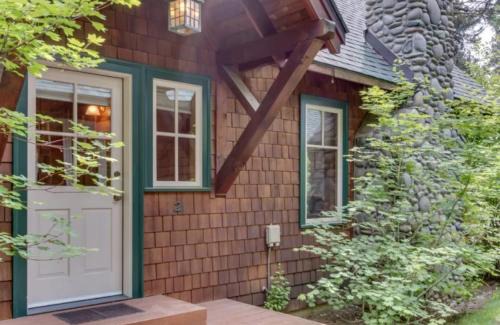 Camp Sherman House | Metolius Cabin 2