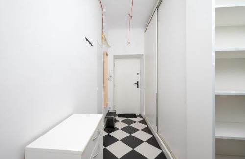 Mokotow Apartment | Metro Racławicka Comfy Apartment by BookingHost