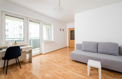 Ursynow Apartment | Metro Stokłosy Homely Apartment by BookingHost