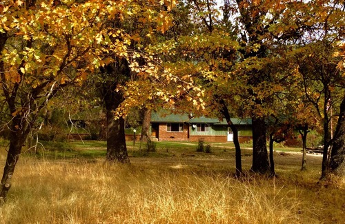 Greenville House | Meyers Ranch House - Hot Spring - Farm