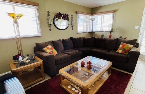 Peninsula Apartment | Mi Casa Es Tu Casa . in Long Beach, California !
