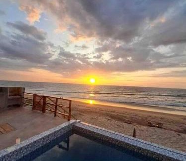 Punta Sal House | MIAZ Casa de Playa en Canoas de Punta Sal