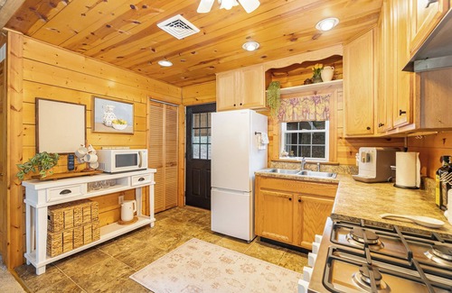 Biglerville Cabin | Michaux Forest Retreat