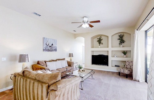 Legacy Park House | Mickey's Hideaway | Spacious house in Davenport with pool & children's items