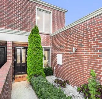 Warrnambool Apartment | Mickle Townhouse, Steps to CBD