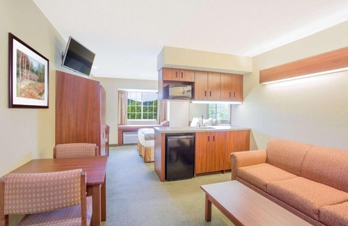 Sutton Hotel | Microtel Inn and Suites Gassaway