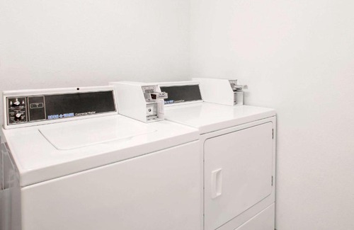 Sutton Hotel | Microtel Inn and Suites Gassaway