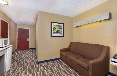 Dry Ridge Hotel | Microtel Inn by Wyndham Dry Ridge