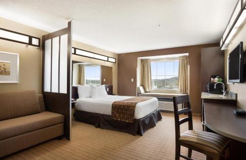 Cambridge Hotel | Microtel Inn & Suites by Wyndham Cambridge