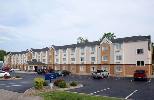 South Charleston Hotel | Microtel Inn & Suites by Wyndham Charleston