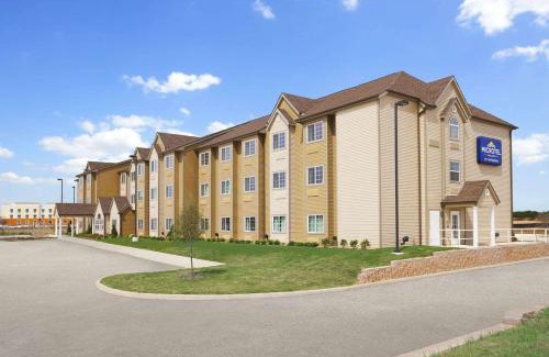 Cotulla Hotel | Microtel Inn & Suites Cotulla