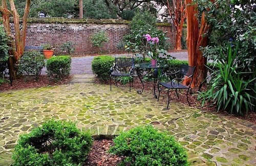French Quarter Cottage | Mid 1700s Carriage House W/Courtyard, Gated Parking, And A Full Kitchen