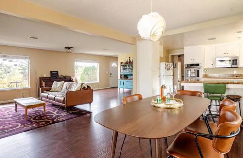 Yucca Valley House | Mid-Century Hideaway - privat Pool & King Bed