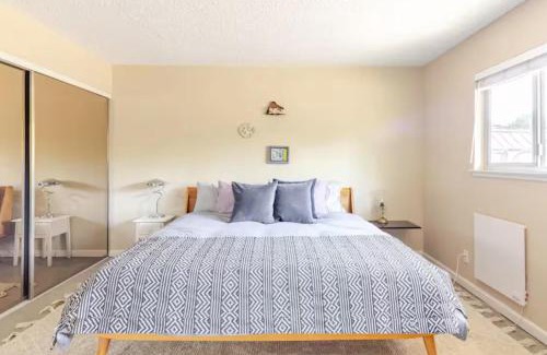 Yucca Valley House | Mid-Century Hideaway - privat Pool & King Bed