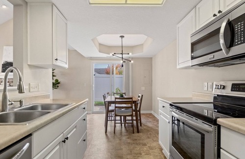 Fort Wayne House | Mid-Century Modern Villa near Dupont and Parkview Hospital