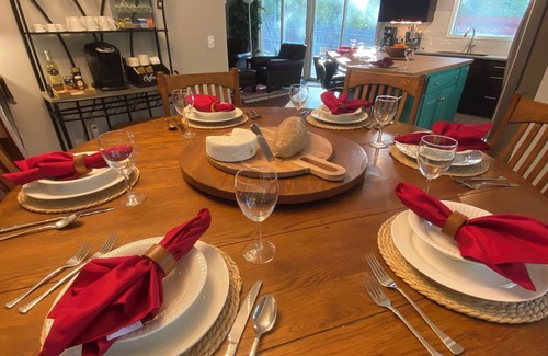 Hillsdale House | Mid-Mod Amazing! 2.9mi to UA. Chef’s Kitchen. Views to Private Yard & Fire Pit