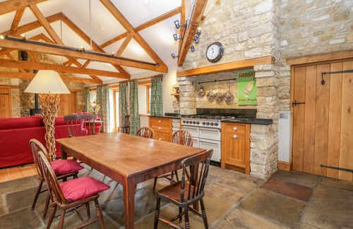 Littlebredy Cottage | MIDDLE FARM ANNEX, family friendly, with open fire in Long Bredy