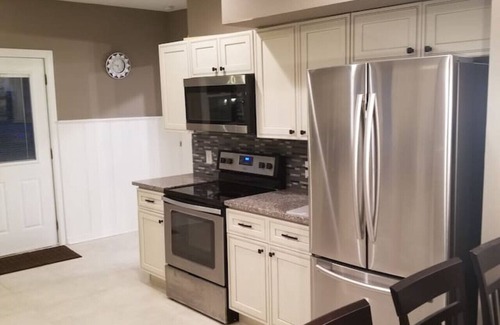 Middletown House | Middletown Centenarian 4 Bed 2 Bath Sleeps 12