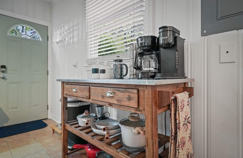 Southern Pines House | Midland Pines Getaway! 3 bedroom stylish & cozy Cottage minutes to golf & dining