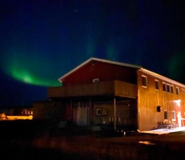 Bleik House | Midnattsol rom og hytter