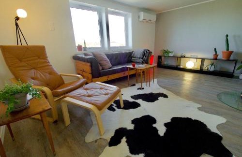 Vestvagøy House | Midnight Sun View Lofoten