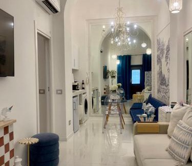 Rione II Trevi Apartment | Midorigami Jacuzzi suite Spanish Steps apt