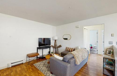 North Star Apartment | Midtown Classic