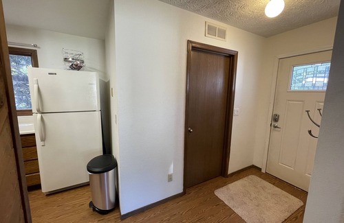 Bayshore - Klatt House | Midtown location 3 minutes from shopping mall with possible car rental add on.