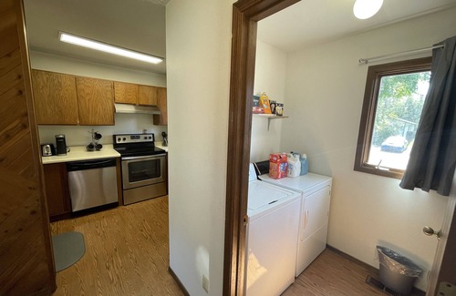 Bayshore - Klatt House | Midtown location 3 minutes from shopping mall with possible car rental add on.
