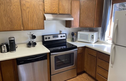 Bayshore - Klatt House | Midtown location 3 minutes from shopping mall with possible car rental add on.