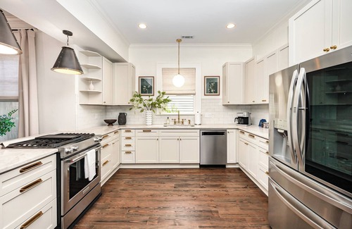 Plaza Midwood House | Midwood Hideaway - Hot Tub + FirePit + Peloton + Putting Green + DiscGolf