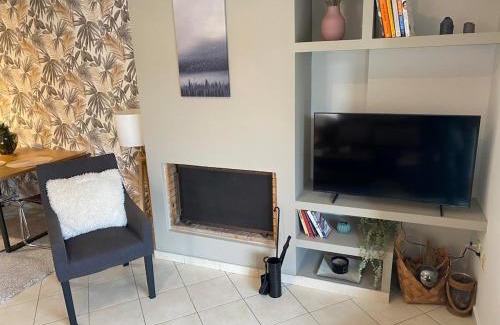 Marousi Apartment | Miele Two Bedroom Apartment in Marousi