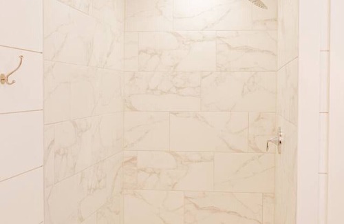 Lake Forest Estates House | Miette Suite at Baetje Farms