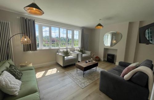 Waterlooville House | Mill Down Cottage Vineyard Retreat