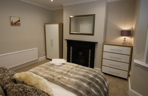 Newmarket Apartment | Mill House Townhouse