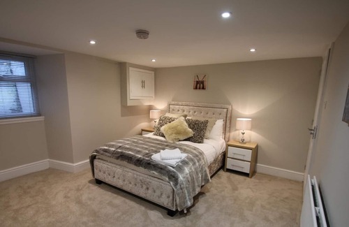 Newmarket Apartment | Mill House Townhouse