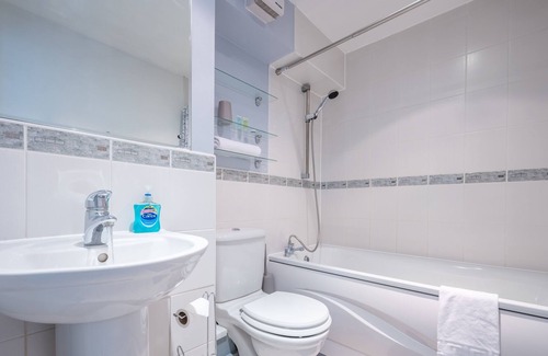 Riverside Apartment | Millennium Embankment by Tŷ SA- Cardiff