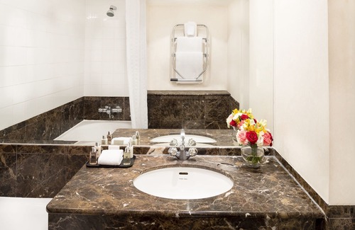Courtfield Hotel | Millennium Hotel and Conference Centre Gloucester London