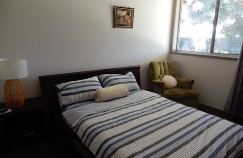 Scoresby House | Millie’s cottage Cheerful 4 bedroom house near glen waverley