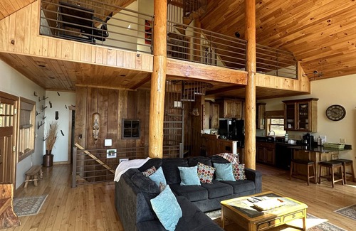 Lenoir House | Million-dollar view, Hot tub, pool table, foosball, fire pit high-speed internet