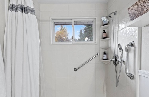 North Spokane House | Min from Gonzaga&Whitworth - Safe family friendly