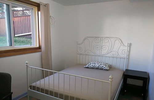 Banff Trail House | Min's Lovely Rooms in Calgary, Close to C-train, Downtown and UC