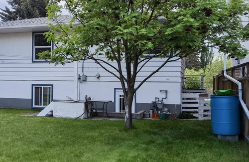 Banff Trail House | Min's Lovely Rooms in Calgary, Close to C-train, Downtown and UC