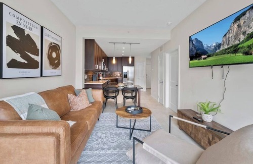 Victoria Park Apartment | Min to Saddledome| Maple Mirage|Cgy Tower Views|AC