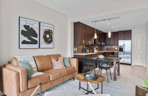 Victoria Park Apartment | Min to Saddledome| Maple Mirage|Cgy Tower Views|AC