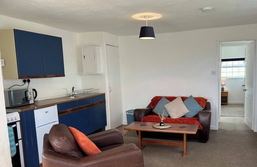 Llanystumdwy Cottage | MIN Y MOR, pet friendly, with open fire in Criccieth