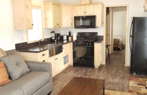 Mammoth Lakes Cabin | Minaret Cabin – A Scenic Tiny Home with Mountain Elegance in Mammoth Lakes
