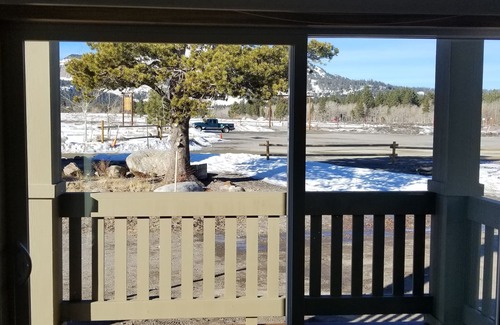 Mammoth Lakes Cabin | Minaret Cabin – A Scenic Tiny Home with Mountain Elegance in Mammoth Lakes