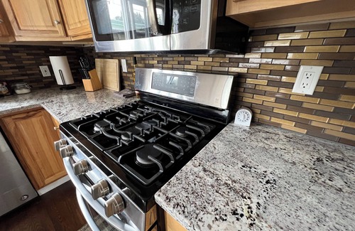 Coos Bay House | Mingus Park Place - Coos Bay