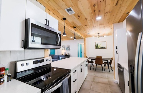 South Pinellas Community Council House | Mini golf course, private pool, Grill, Vacation Dream